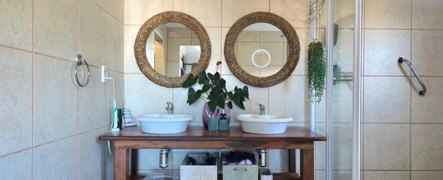 6 Bedroom Property for Sale in Franskraal Western Cape